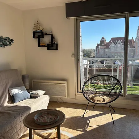 Appartement A Cote Du Marche Couverts *