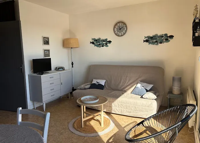 à Côté Du Marché Couverts