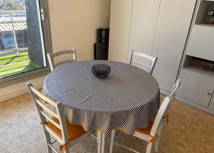 à Côté Du Marché Couverts *